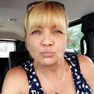 Meet your Posher, Ellen